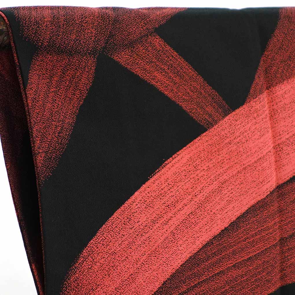 コート リサイクル着物 コート丈84cm 裄64cm 袖丈49cm 袖幅32cm レディース 袷 連続模様 裄Mサイズ 秋冬春用 正絹（シルク）レッド やや難 リメイク リユース【ランクB】