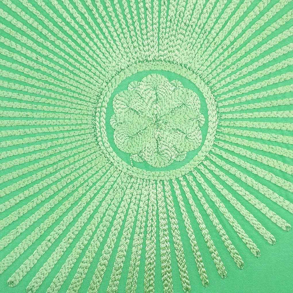 名古屋帯 リサイクル帯 幅32cm 長さ370cm レディース 刺繍 秋冬春用 正絹（シルク）グリーン やや難 塩瀬 リメイク リユース【ランクB】