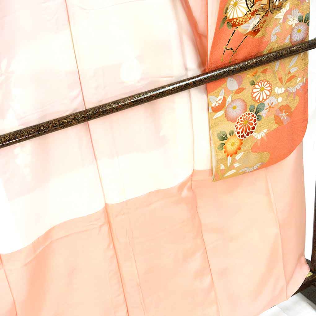 振袖 リサイクル着物 身丈163cm 裄64cm 前幅24cm 後幅29.5cm 袖丈107cm 袖幅32cm レディース 袷 御所車 裄Mサイズ 秋冬春用 正絹(シルク)ピンク 美品 リメイク リユース【ランクA】