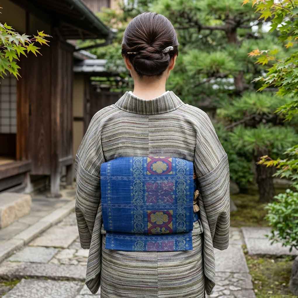 名古屋帯 リサイクル帯 幅30cm 長さ338cm レディース 連続模様 秋冬春用 正絹（シルク）ブルー やや難 リメイク リユース【ランクB】