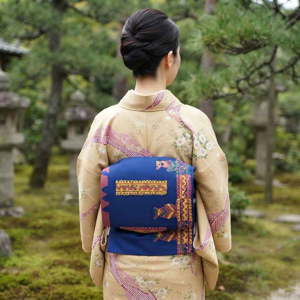 名古屋帯 リサイクル帯 幅30cm 長さ351cm レディース 抽象柄 秋冬春用 正絹（シルク）ネイビー 美品 リメイク リユース【ランクA】