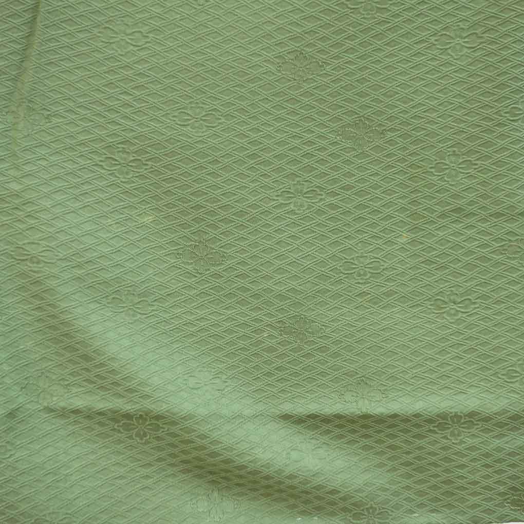 色無地 リサイクル着物 身丈154cm 裄63cm 前幅23.5cm 後幅28cm 袖丈45cm 袖幅32cm レディース 袷 花菱 裄Mサイズ 秋冬春用 正絹（シルク）グリーン やや難 リメイク リユース【ランクB】