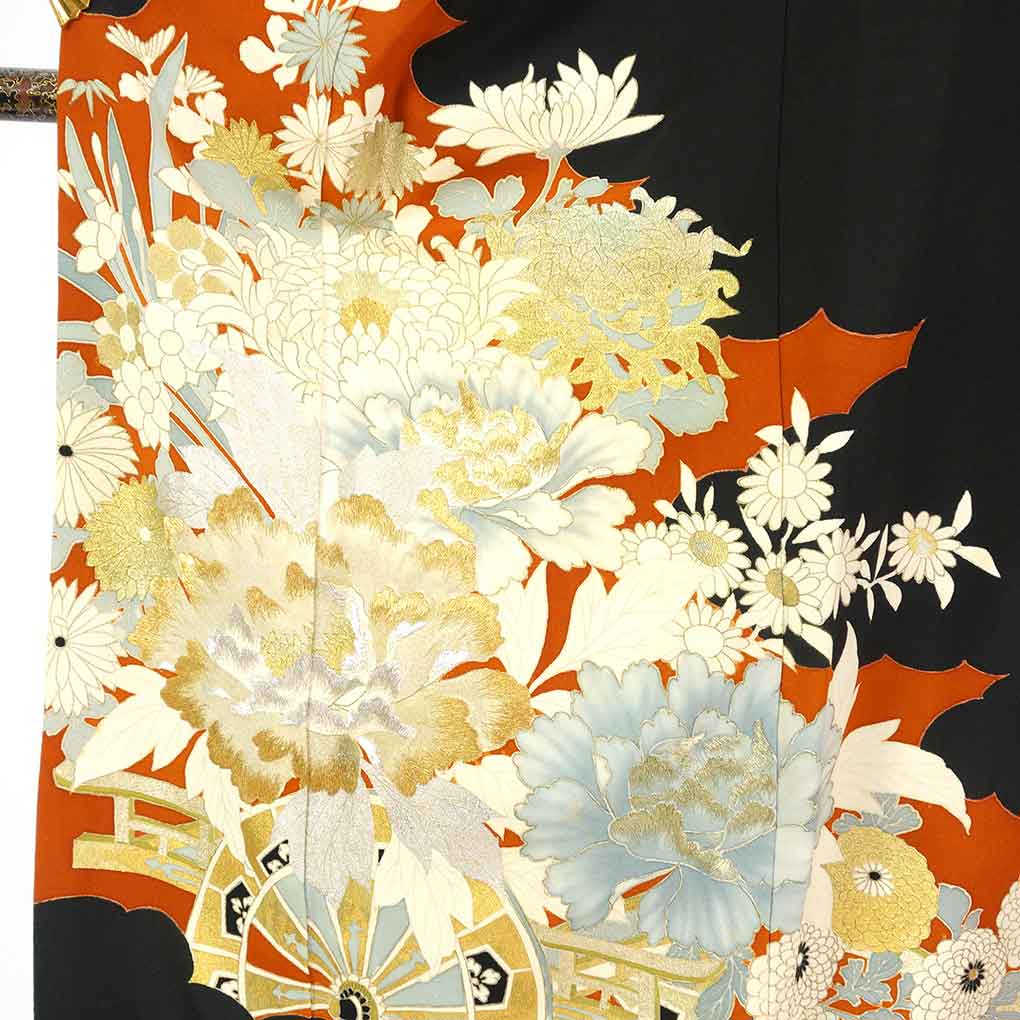 黒留袖 リサイクル着物 身丈151cm 裄63cm 前幅23cm 後幅31cm 袖丈45cm 袖幅32.5cm レディース 花柄 裄Mサイズ 年中着用可 正絹（シルク）ブラック やや難 リメイク リユース【ランクB】