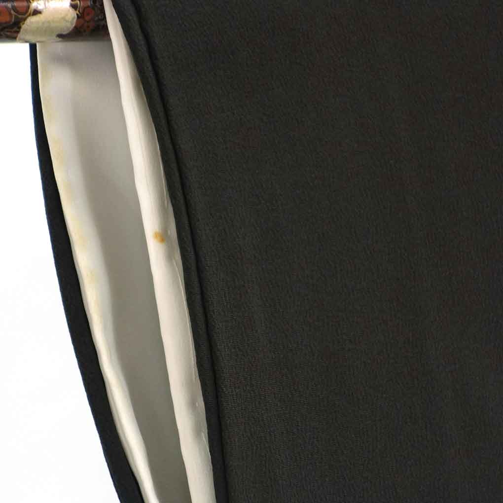 黒留袖 リサイクル着物 身丈151cm 裄63cm 前幅23cm 後幅31cm 袖丈45cm 袖幅32.5cm レディース 花柄 裄Mサイズ 年中着用可 正絹（シルク）ブラック やや難 リメイク リユース【ランクB】