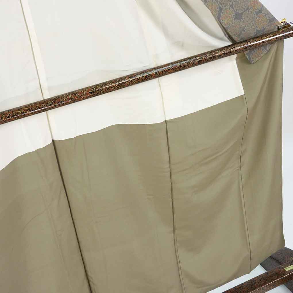 小紋 リサイクル着物 身丈158cm 裄63cm 前幅23cm 後幅30.5cm 袖丈48.5cm 袖幅32cm レディース 袷 雪輪 裄Mサイズ 秋冬春用 正絹（シルク）グレー 美品 リメイク リユース【ランクA】