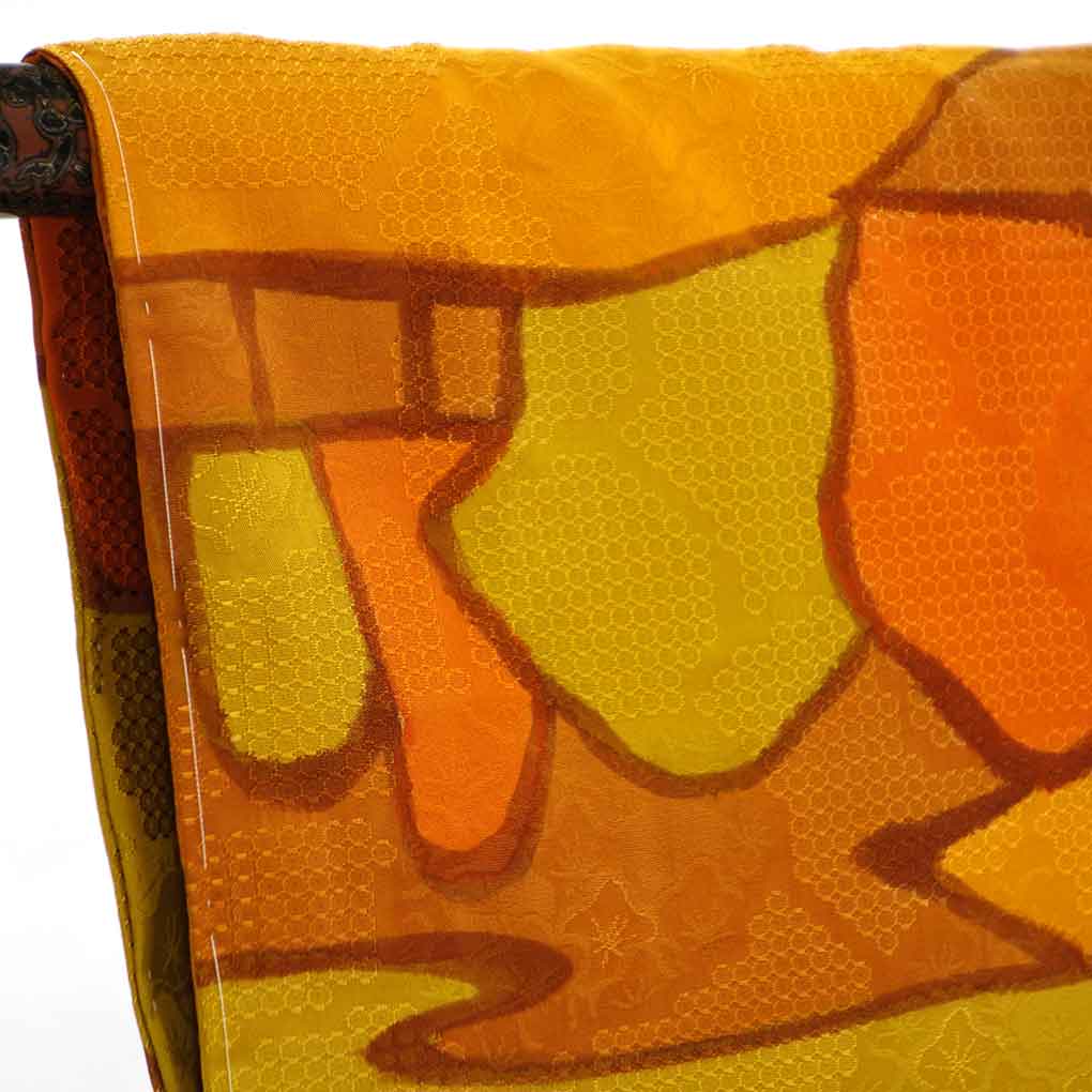 羽織 リサイクル着物 羽織丈78cm 裄63cm 袖丈47cm 袖幅32.5cm レディース 袷 抽象柄 裄Mサイズ 秋冬春用 正絹（シルク）オレンジ 未使用品 リメイク リユース【ランクS】