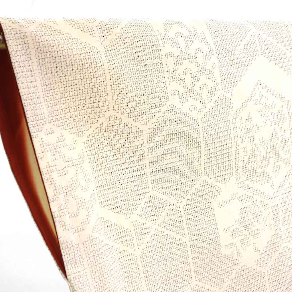 紬 リサイクル着物 身丈165cm 裄65cm 前幅23cm 後幅30.5cm 袖丈49cm 袖幅33cm レディース 袷 亀甲 裄Mサイズ 秋冬春用 正絹（シルク）ホワイト トールサイズ 美品 リメイク リユース【ランクA】