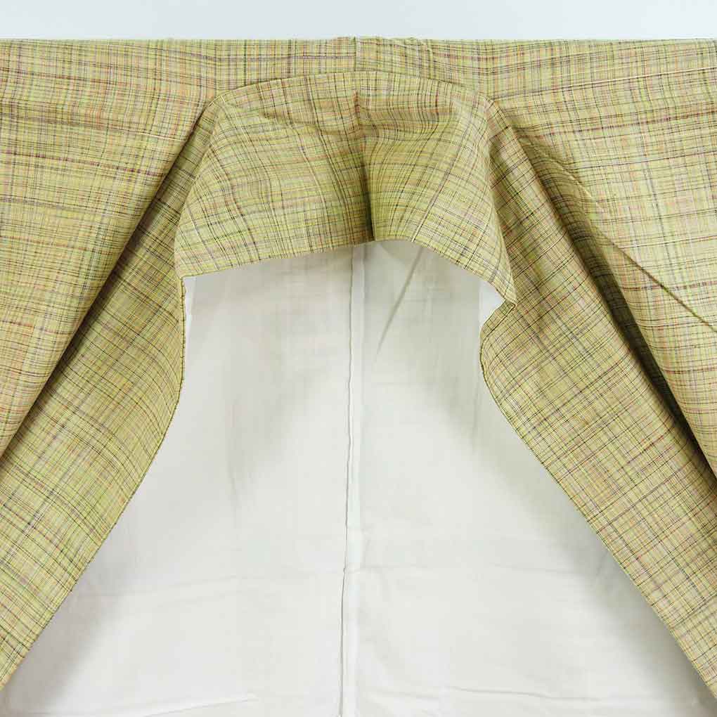 紬 リサイクル着物 身丈163cm 裄64cm 前幅25cm 後幅30cm 袖丈49cm 袖幅32cm レディース 袷 格子 裄Mサイズ 秋冬春用 正絹（シルク）イエロー やや難 リメイク リユース【ランクB】