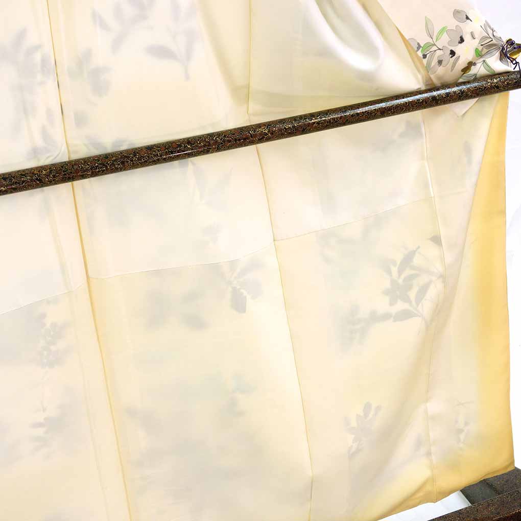 小紋 リサイクル着物 身丈160cm 裄62cm 前幅25cm 後幅29cm 袖丈49cm 袖幅32cm レディース 袷 花柄 裄Sサイズ 秋冬春用 正絹（シルク）ホワイト やや難 リメイク リユース【ランクB】