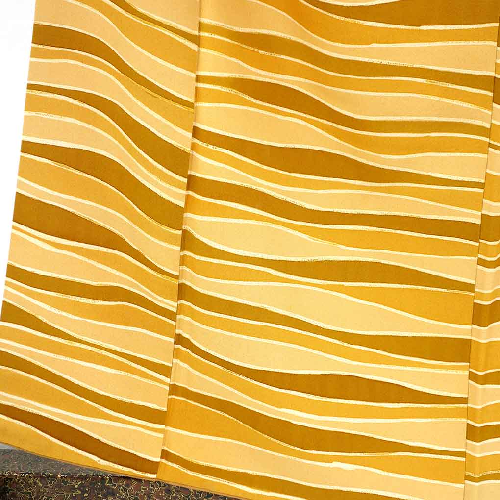 小紋 リサイクル着物 身丈160cm 裄67cm 前幅26.5cm 後幅30.5cm 袖丈48cm 袖幅34cm レディース 袷 横段柄 裄長 裄Lサイズ 秋冬春用 正絹(シルク)ブラウン 美品 リメイク リユース【ランクA】