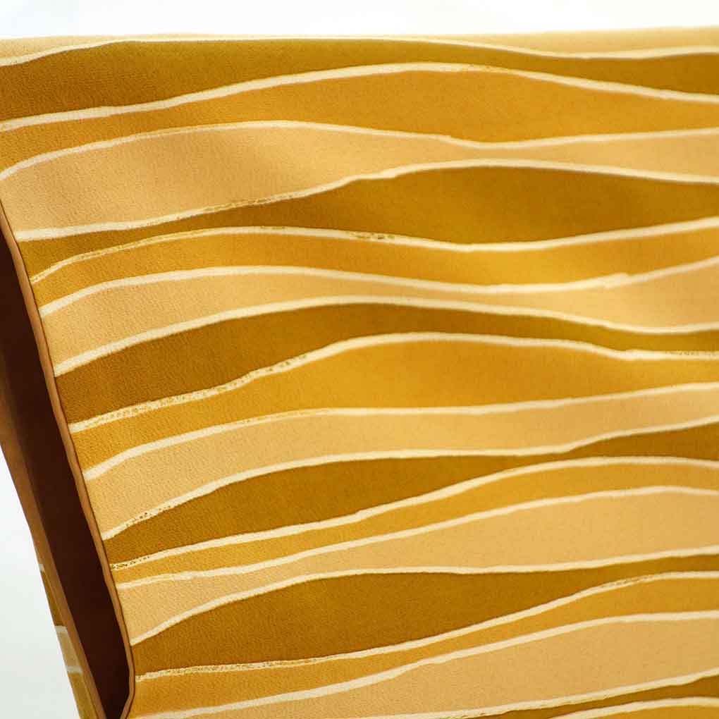 小紋 リサイクル着物 身丈160cm 裄67cm 前幅26.5cm 後幅30.5cm 袖丈48cm 袖幅34cm レディース 袷 横段柄 裄長 裄Lサイズ 秋冬春用 正絹(シルク)ブラウン 美品 リメイク リユース【ランクA】