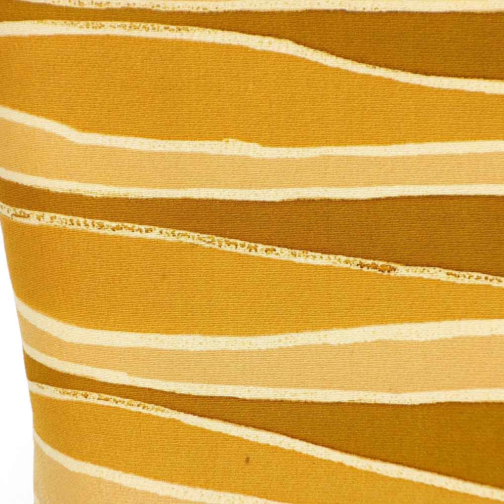 小紋 リサイクル着物 身丈160cm 裄67cm 前幅26.5cm 後幅30.5cm 袖丈48cm 袖幅34cm レディース 袷 横段柄 裄長 裄Lサイズ 秋冬春用 正絹(シルク)ブラウン 美品 リメイク リユース【ランクA】