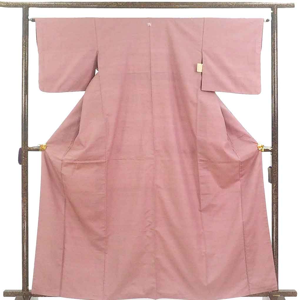 紬 リサイクル着物 身丈164cm 裄64cm 前幅25cm 後幅30cm 袖丈45cm 袖幅33cm レディース 袷 無地 裄Mサイズ 秋冬春用 正絹（シルク）ピンク トールサイズ 美品 リメイク リユース【ランクA】