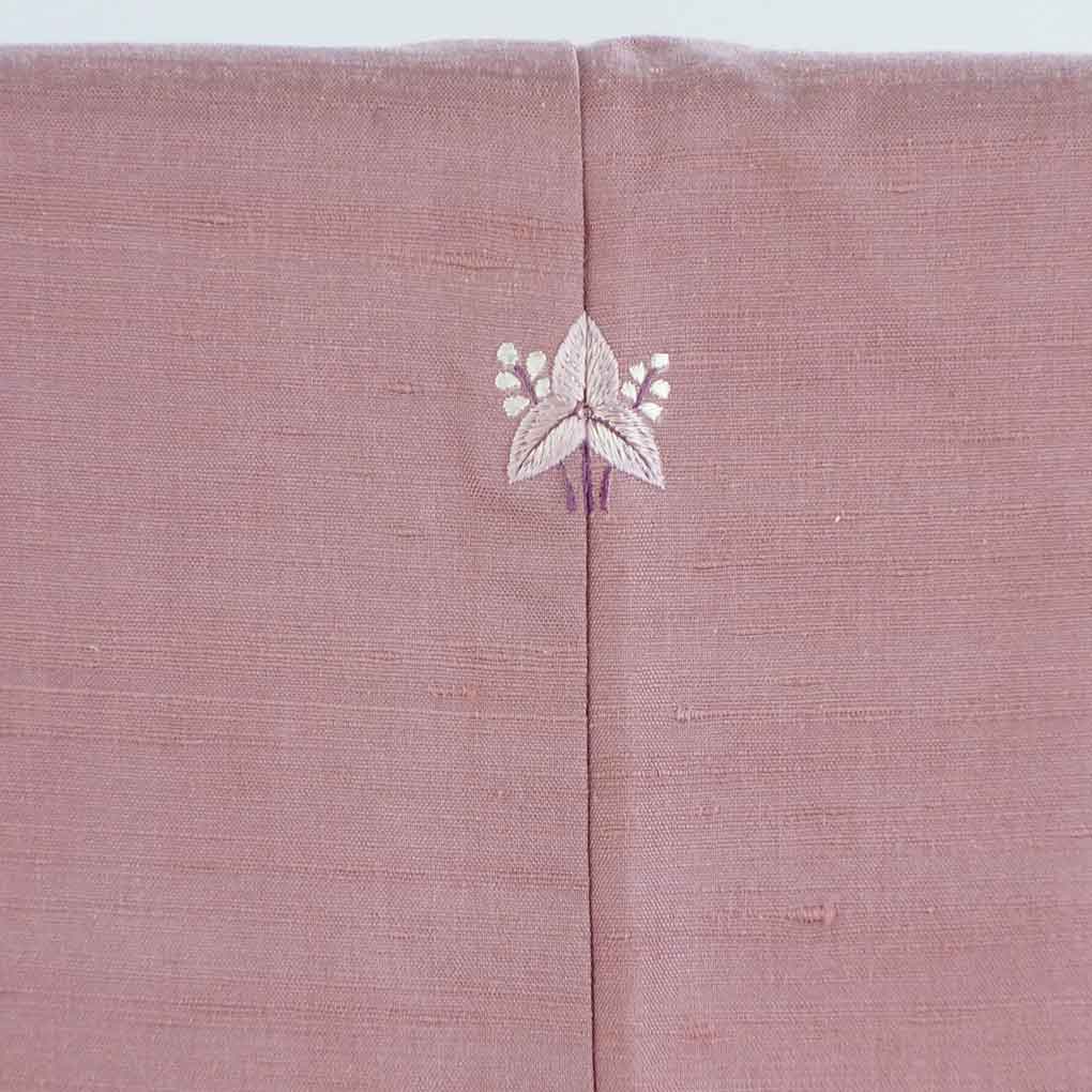 紬 リサイクル着物 身丈164cm 裄64cm 前幅25cm 後幅30cm 袖丈45cm 袖幅33cm レディース 袷 無地 裄Mサイズ 秋冬春用 正絹（シルク）ピンク トールサイズ 美品 リメイク リユース【ランクA】