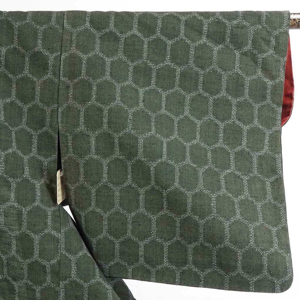 リサイクル着物 紬正絹グリーン地胴抜裾八掛仕立先染紬着物未使用品 レディース 秋冬春用 シルク グリーン 裄SSサイズ身丈148cm 裄60cm 前幅22.5cm 後幅28cm 袖丈43cm【ランクS】