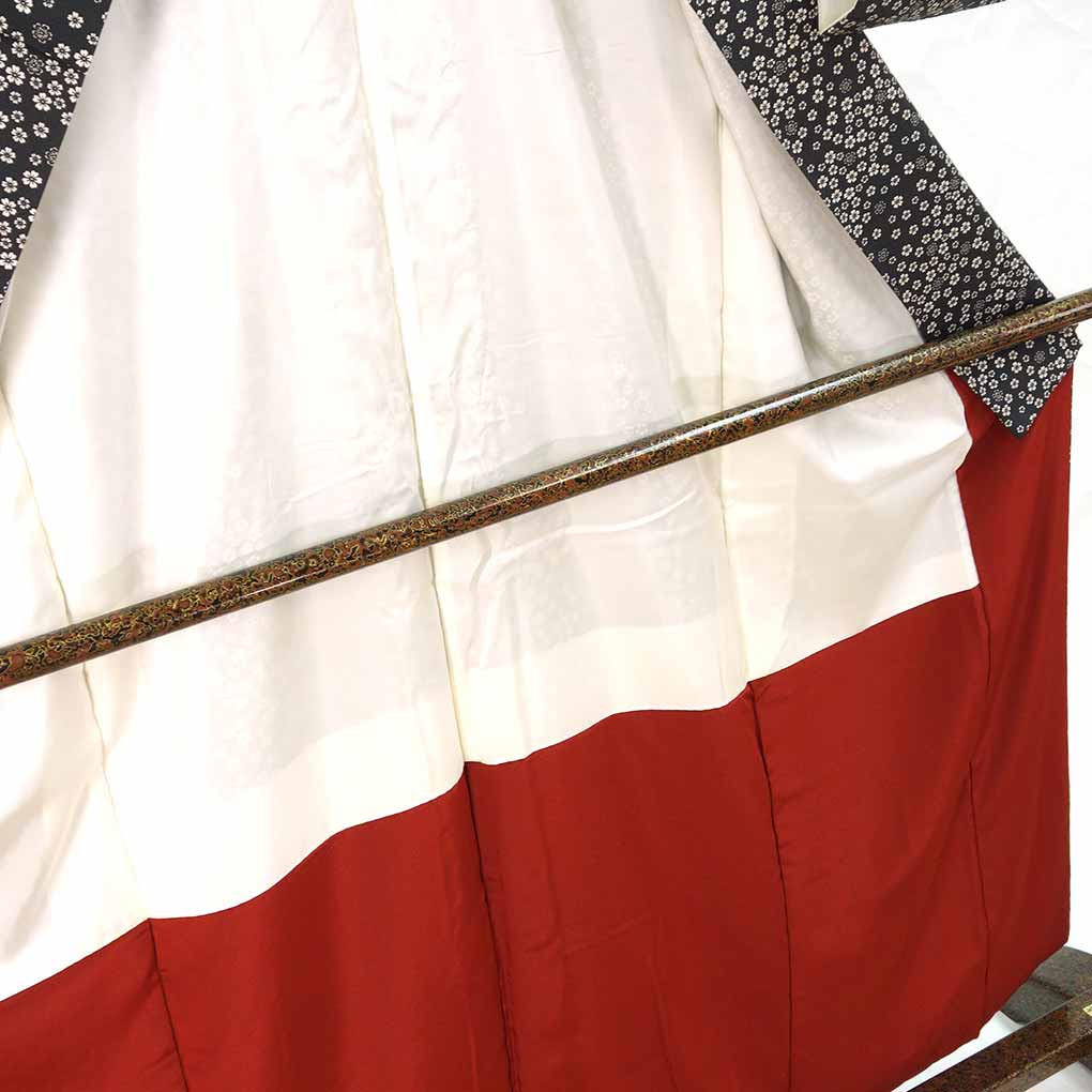 小紋 リサイクル着物 身丈158cm 裄66cm 前幅25cm 後幅30cm 袖丈49cm 袖幅33cm レディース 袷 小花 裄長 裄M-Lサイズ 秋冬春用 正絹（シルク）ブラック 美品 リメイク リユース【ランクA】