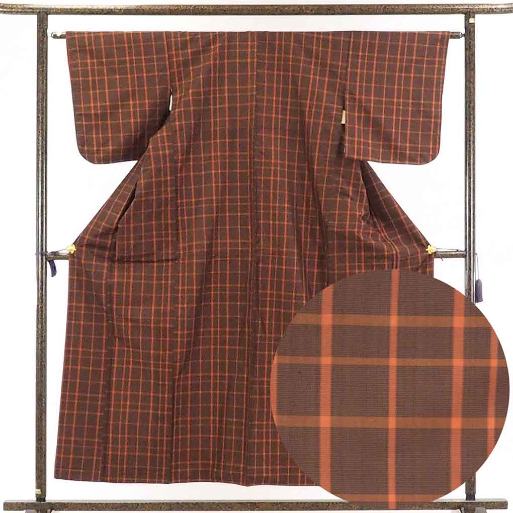 【セール対象品】リサイクル着物 紬正絹茶色地格子柄袷紬着物 レディース 秋冬春用 シルク ブラウン 裄Mサイズ身丈156cm 裄63cm 前幅22.5cm 後幅30cm 袖丈46cm【ランクA】