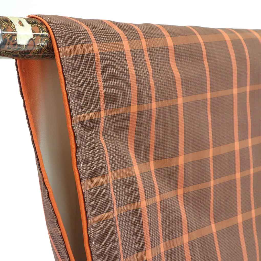 【セール対象品】リサイクル着物 紬正絹茶色地格子柄袷紬着物 レディース 秋冬春用 シルク ブラウン 裄Mサイズ身丈156cm 裄63cm 前幅22.5cm 後幅30cm 袖丈46cm【ランクA】