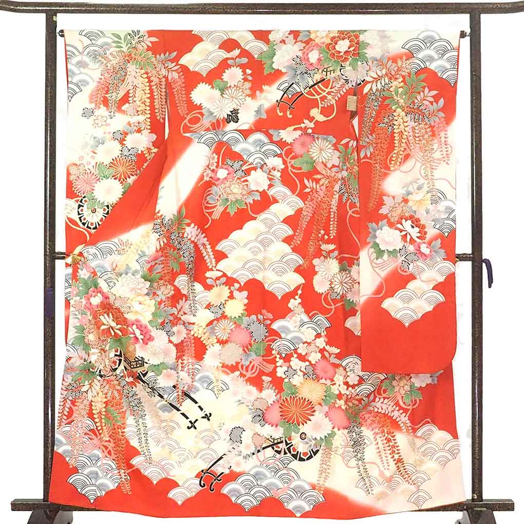 リサイクル着物 振袖 朱赤地 花柄 袷 正絹 着物 レディース 秋冬春用 シルク オレンジ 裄Mサイズ リユース身丈163cm 裄64cm 前幅24cm 後幅30cm 袖丈112cm【ランクA】