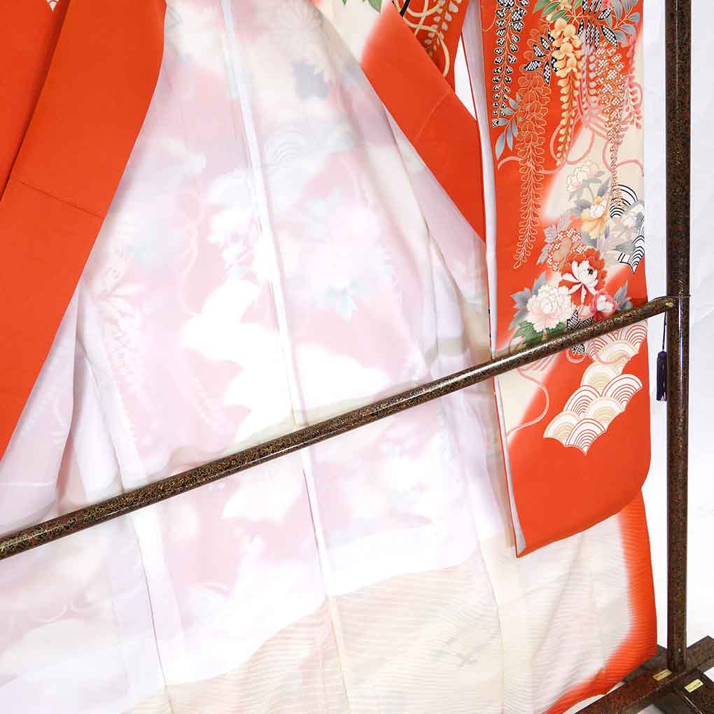リサイクル着物 振袖 朱赤地 花柄 袷 正絹 着物 レディース 秋冬春用 シルク オレンジ 裄Mサイズ リユース身丈163cm 裄64cm 前幅24cm 後幅30cm 袖丈112cm【ランクA】