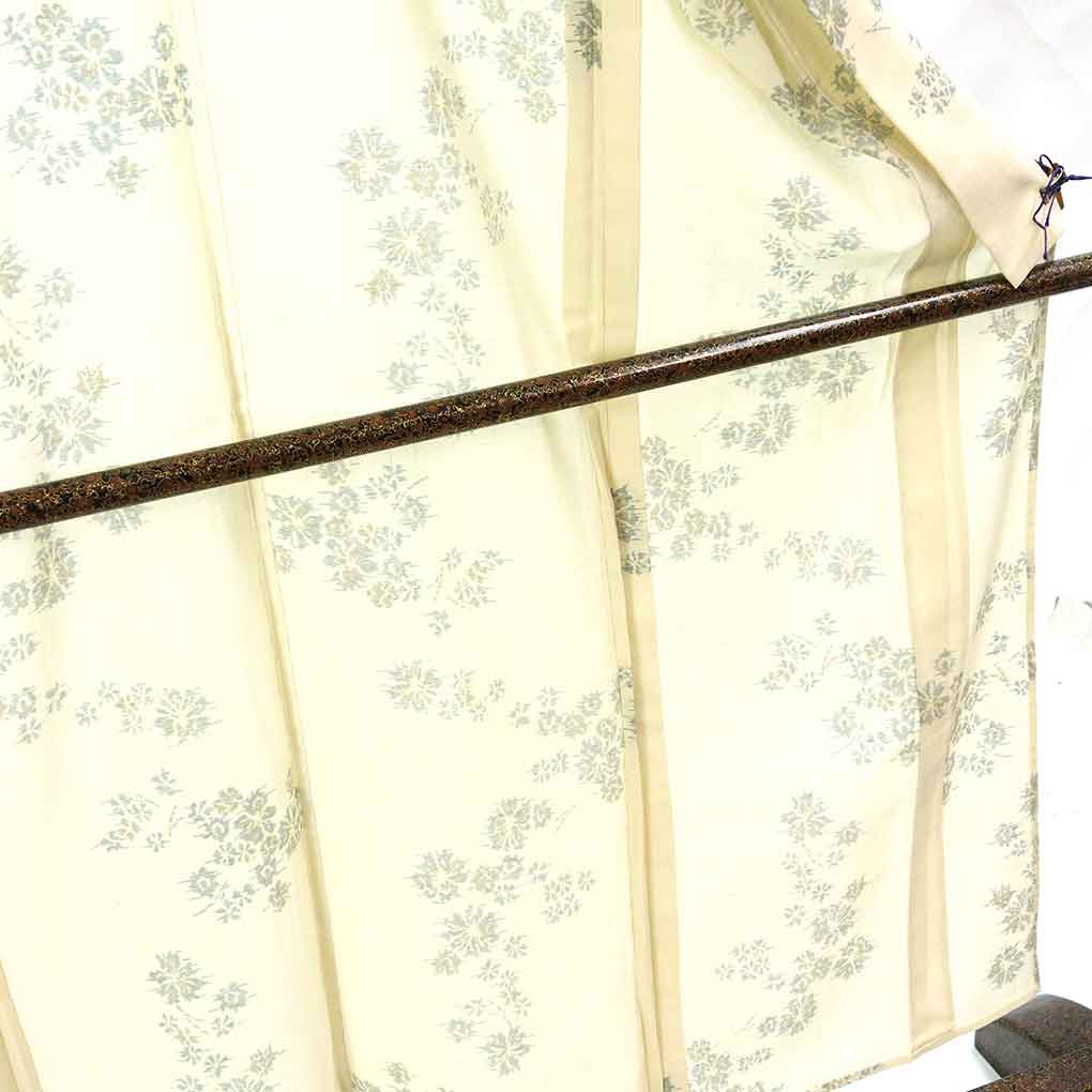 紬 リサイクル着物 身丈153cm 裄67cm 前幅25cm 後幅30.5cm 袖丈45cm 袖幅33cm レディース 花柄 裄長 裄Lサイズ 夏用 正絹（シルク）ホワイト 未使用品 リメイク リユース【ランクS】