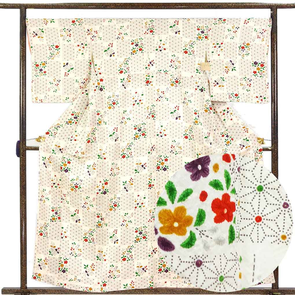 小紋 リサイクル着物 身丈150cm 裄69cm 前幅24.5cm 後幅30cm 袖丈50cm 袖幅35cm レディース 袷 麻の葉 裄長 裄L-LLサイズ 秋冬春用 正絹（シルク）ホワイト 美品 リメイク リユース【ランクA】