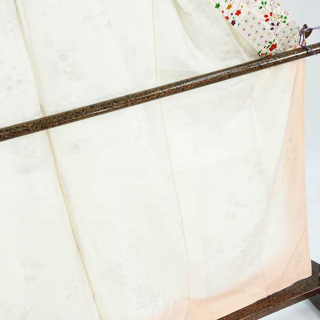小紋 リサイクル着物 身丈150cm 裄69cm 前幅24.5cm 後幅30cm 袖丈50cm 袖幅35cm レディース 袷 麻の葉 裄長 裄L-LLサイズ 秋冬春用 正絹（シルク）ホワイト 美品 リメイク リユース【ランクA】