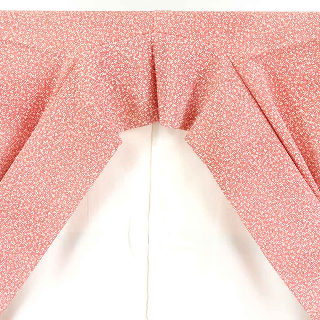 リサイクル 小紋 ピンク地 小花柄 袷 正絹 着物 未使用品 レディース 秋冬春用 シルク ピンク 裄SSサイズ身丈154cm 裄60cm 前幅22cm 後幅28cm 袖丈48cm【ランクS】