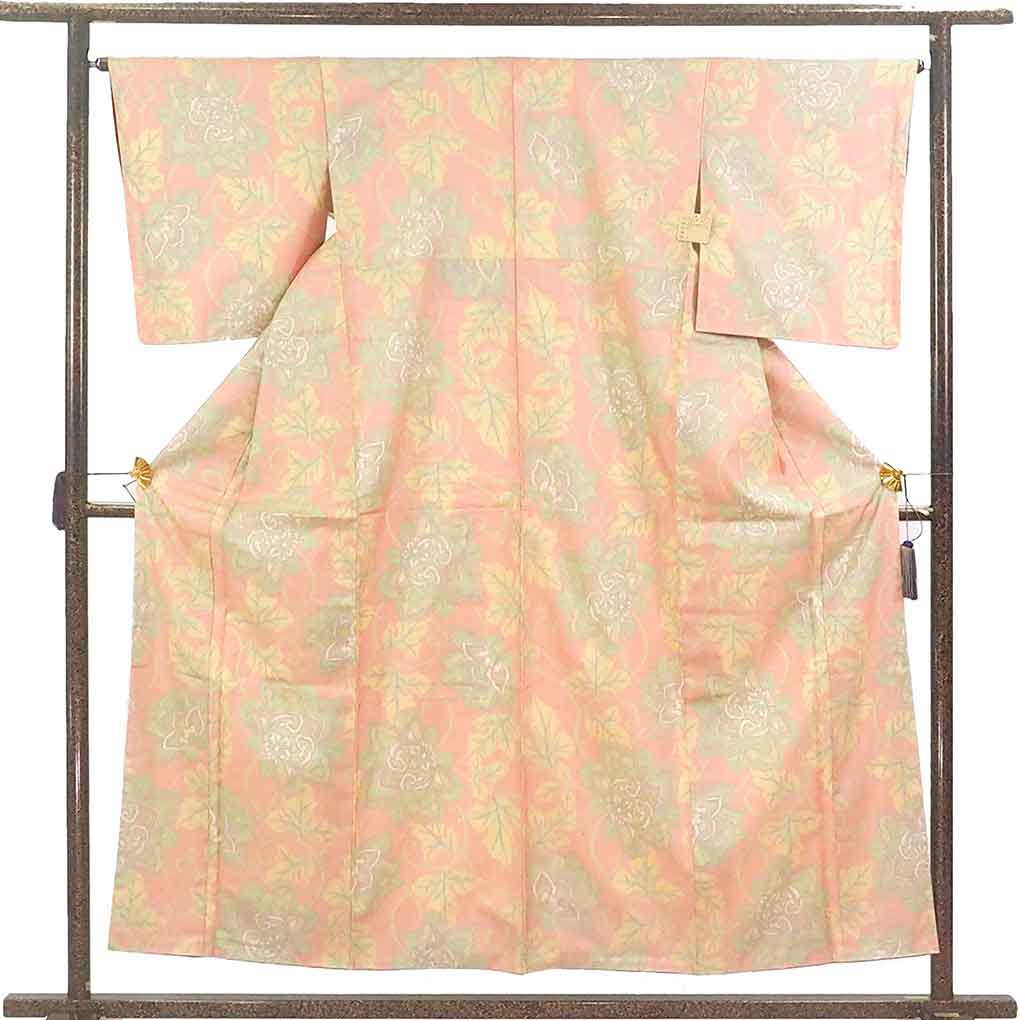 紬 リサイクル着物 身丈155cm 裄65cm 前幅24.5cm 後幅29.5cm 袖丈49cm 袖幅34cm レディース 袷 花柄 裄Mサイズ 秋冬春用 正絹（シルク）ピンク 未使用品 リメイク リユース【ランクS】