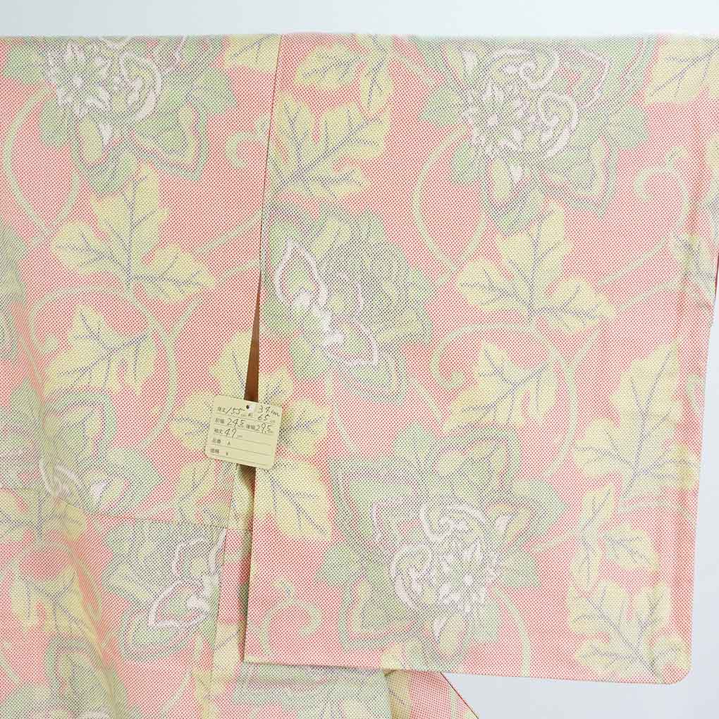 紬 リサイクル着物 身丈155cm 裄65cm 前幅24.5cm 後幅29.5cm 袖丈49cm 袖幅34cm レディース 袷 花柄 裄Mサイズ 秋冬春用 正絹（シルク）ピンク 未使用品 リメイク リユース【ランクS】