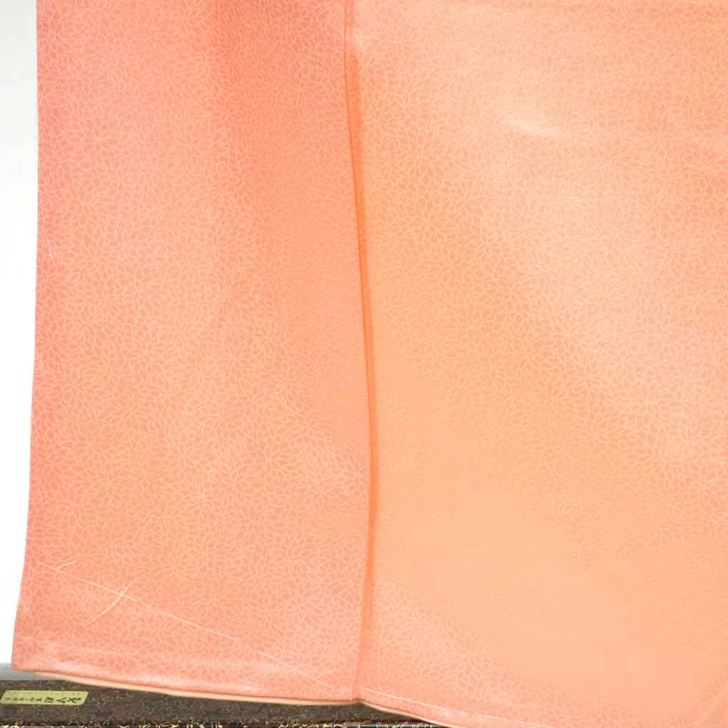 色無地 リサイクル着物 身丈160cm 裄65cm 前幅24cm 後幅30cm 袖丈48cm 袖幅33cm レディース 袷 無地 裄Mサイズ 秋冬春用 正絹（シルク）ピンク 未使用品 リメイク リユース【ランクS】