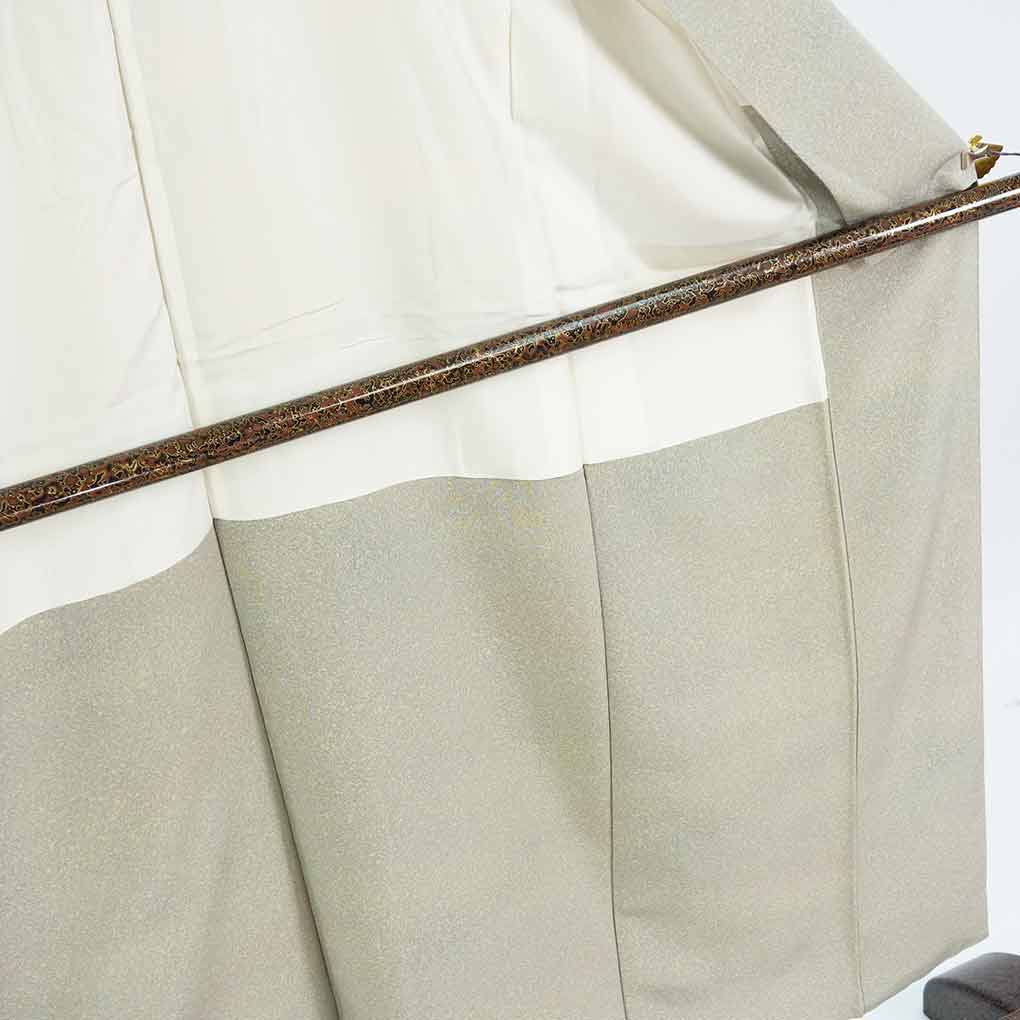 小紋 リサイクル着物 身丈153cm 裄64cm 前幅22.5cm 後幅30cm 袖丈46cm 袖幅33cm レディース 袷 天目染 裄Mサイズ 秋冬春用 正絹（シルク）グリーン やや難 リメイク リユース【ランクB】