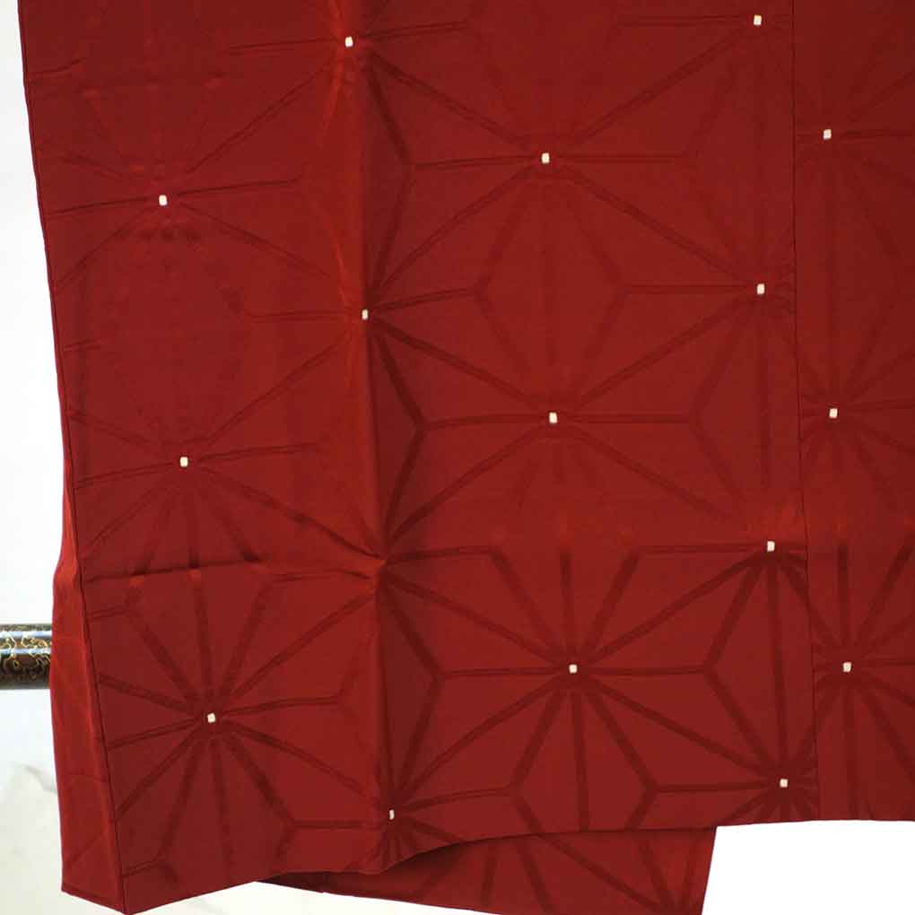 コート リサイクル着物 コート丈83cm 裄63cm 袖丈45cm 袖幅33cm レディース 袷 麻の葉 裄Mサイズ 秋冬春用 正絹(シルク)レッド 美品 リメイク リユース【ランクA】