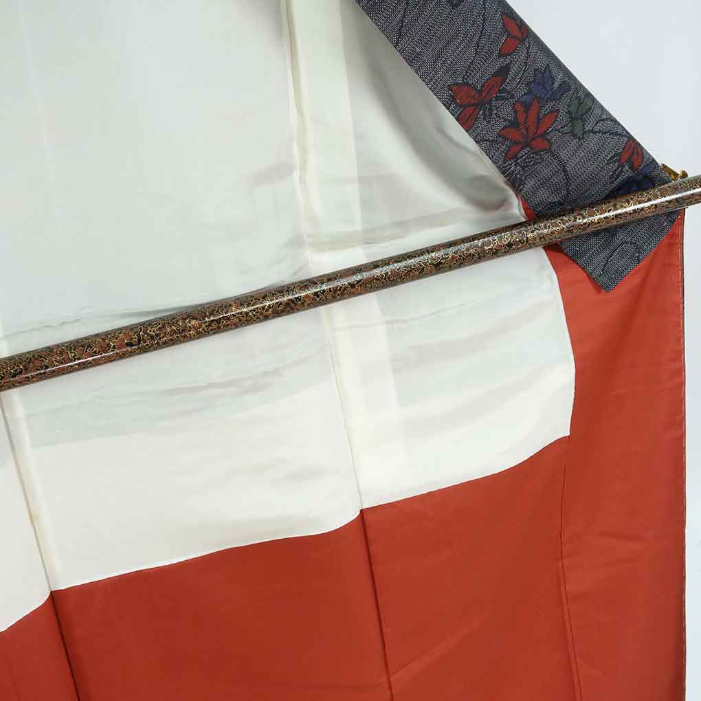 紬 リサイクル着物 身丈162cm 裄67cm 前幅23cm 後幅30cm 袖丈49cm 袖幅34cm レディース 袷 花柄 裄長 裄Lサイズ 秋冬春用 正絹（シルク）ブラック 未使用品 大島紬 リメイク リユース【ランクS】