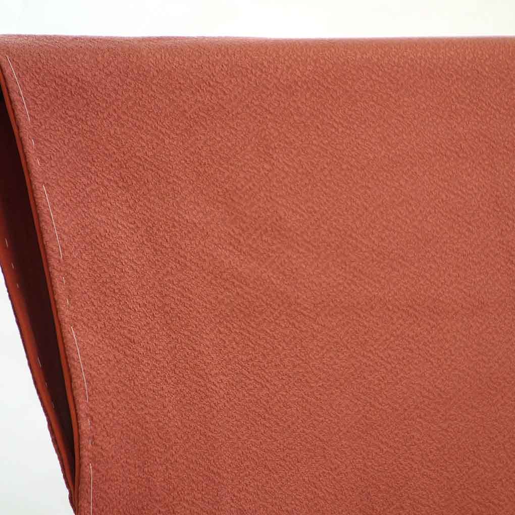 色無地 リサイクル着物 身丈153cm 裄66cm 前幅24cm 後幅28cm 袖丈44cm 袖幅34.5cm レディース 袷 無地 裄長 裄M-Lサイズ 秋冬春用 正絹（シルク）レッド 未使用品 リメイク リユース【ランクS】