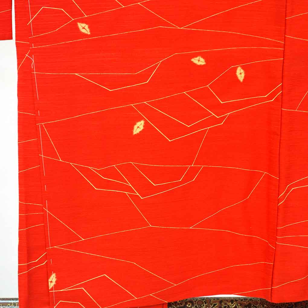 羽織 リサイクル着物 羽織丈75cm 裄63cm 袖丈43cm 袖幅33cm レディース 袷 抽象柄 裄Mサイズ 秋冬春用 正絹（シルク）オレンジ 未使用品 リメイク リユース【ランクS】