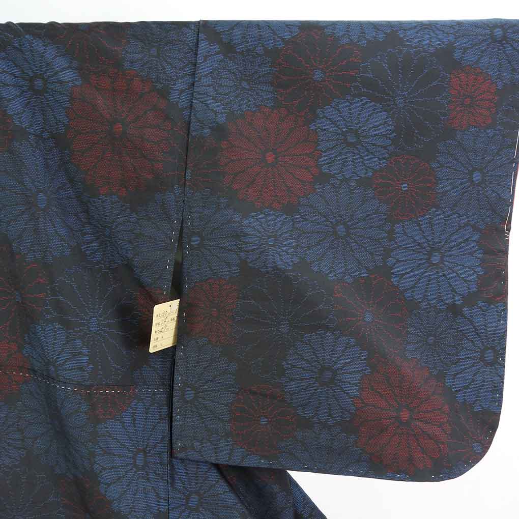 紬 リサイクル着物 身丈160cm 裄63cm 前幅24cm 後幅30cm 袖丈47cm 袖幅32cm レディース 袷 菊 裄Mサイズ 秋冬春用 正絹（シルク）ネイビー 未使用品 大島紬 リメイク リユース【ランクS】