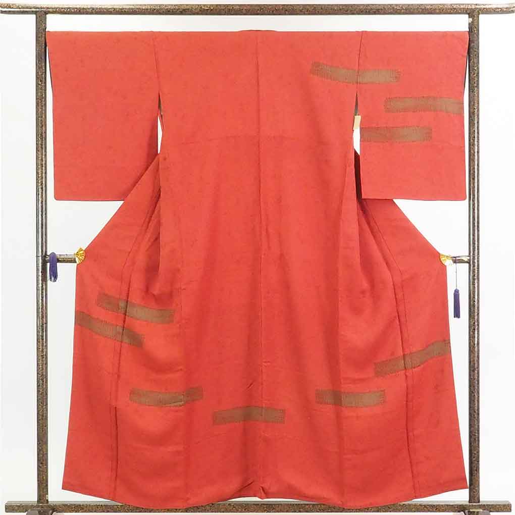 リサイクル 訪問着 赤地 横段柄 袷 正絹 着物 レディース 秋冬春用 シルク レッド 裄Lサイズ身丈158cm 裄69cm 前幅25cm 後幅30cm 袖丈56cm【ランクA】