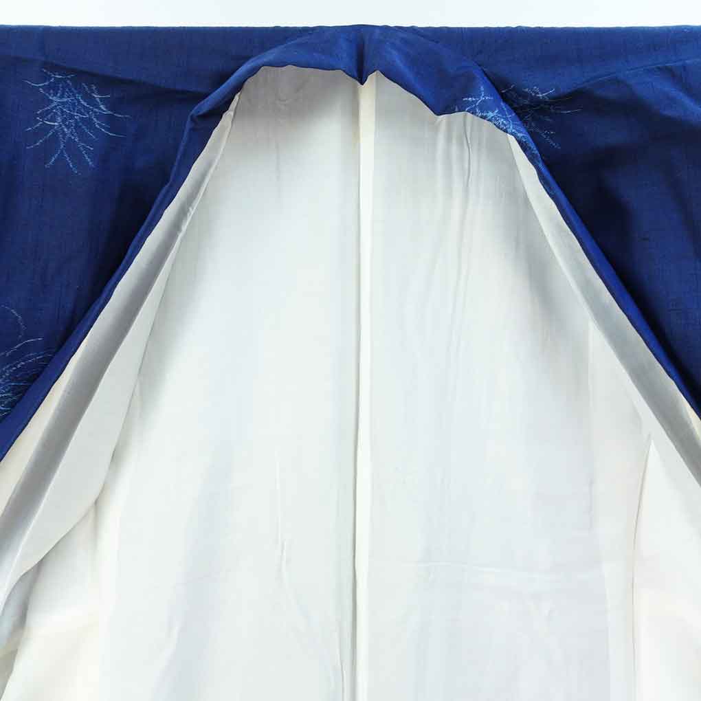 紬 リサイクル着物 身丈154cm 裄63cm 前幅24cm 後幅29cm 袖丈42cm 袖幅33cm レディース 袷 植物 裄Mサイズ 秋冬春用 正絹（シルク）ネイビー 未使用品 リメイク リユース【ランクS】