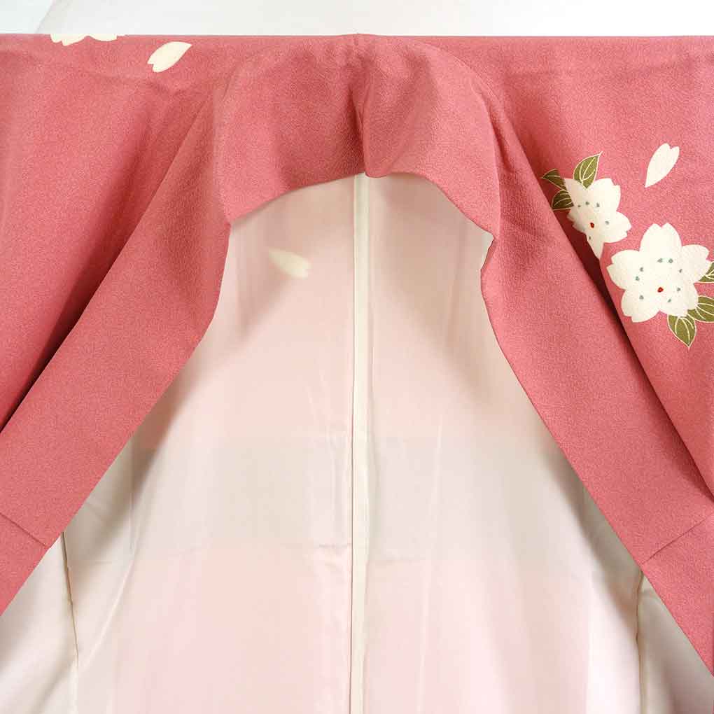 振袖 リサイクル着物 身丈162cm 裄64cm 前幅22.5cm 後幅28cm 袖丈108cm 袖幅33cm レディース 袷 桜 裄Mサイズ 秋冬春用 正絹（シルク）ピンク 美品 リメイク リユース【ランクA】