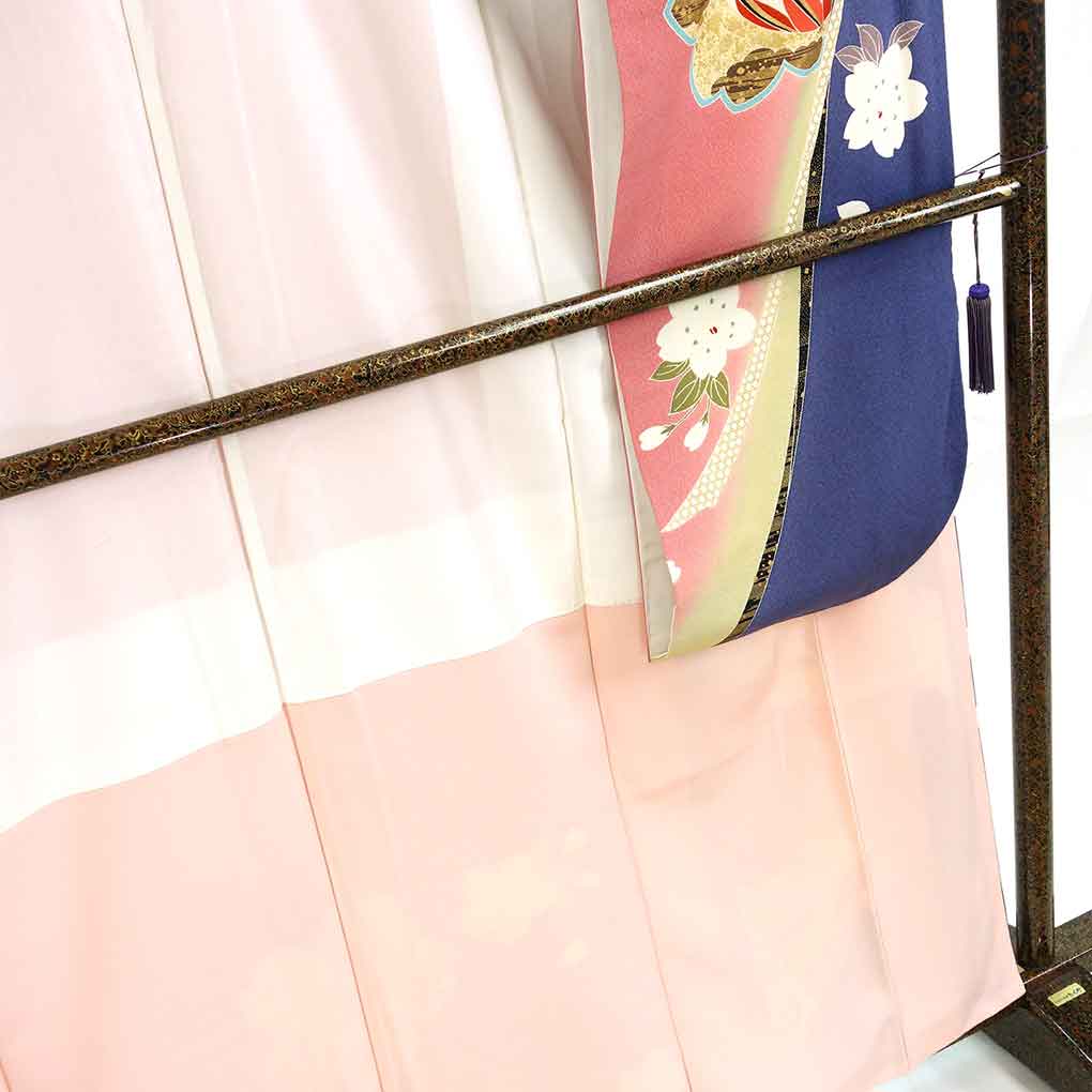 振袖 リサイクル着物 身丈162cm 裄64cm 前幅22.5cm 後幅28cm 袖丈108cm 袖幅33cm レディース 袷 桜 裄Mサイズ 秋冬春用 正絹（シルク）ピンク 美品 リメイク リユース【ランクA】