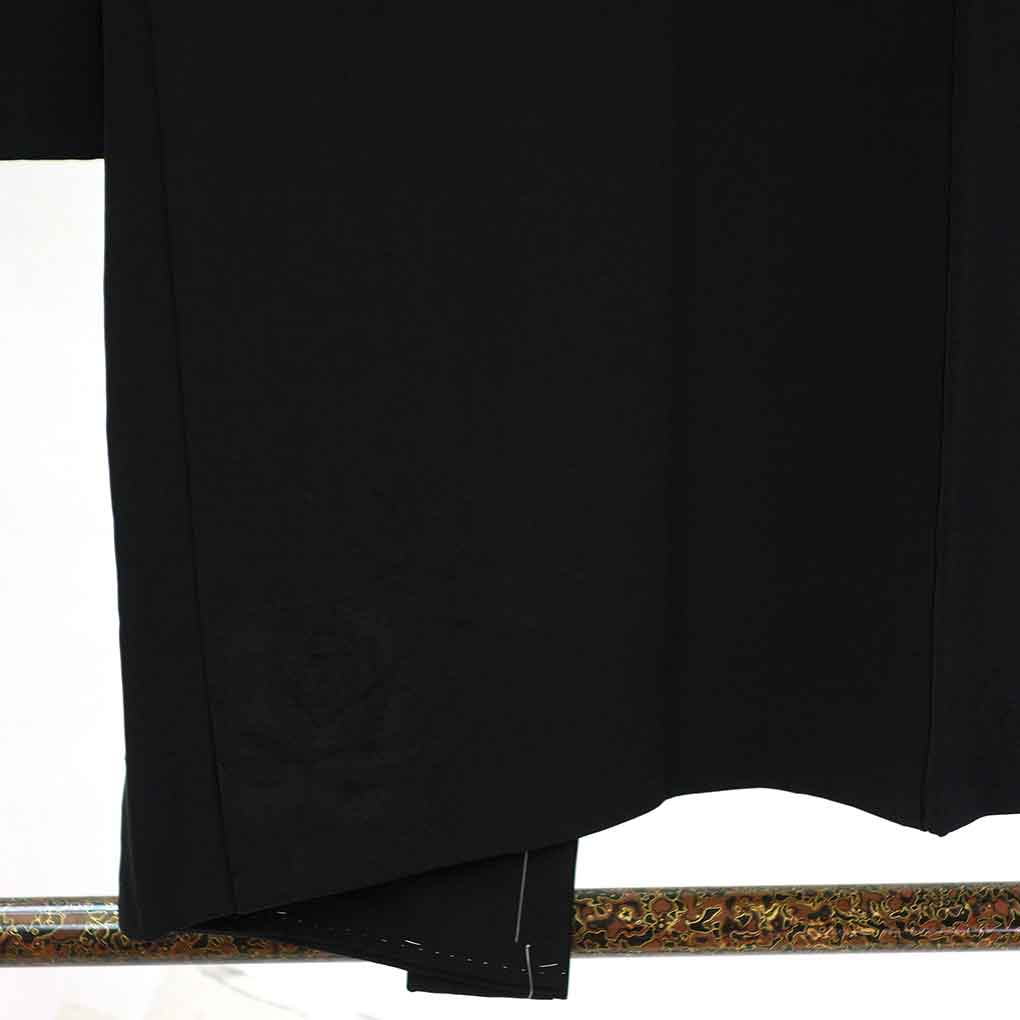 羽織 リサイクル着物 羽織丈74cm 裄62cm 袖丈47cm 袖幅33cm レディース 袷 無地 裄Sサイズ 秋冬春用 正絹（シルク）ブラック 未使用品 リメイク リユース【ランクS】