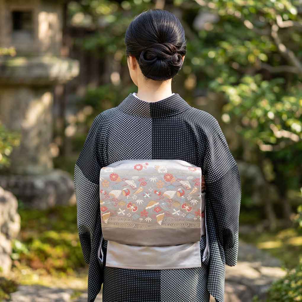 名古屋帯 リサイクル帯 幅32cm 長さ397cm レディース 宝尽くし 秋冬春用 正絹（シルク）ブラウン 美品 リメイク リユース【ランクA】