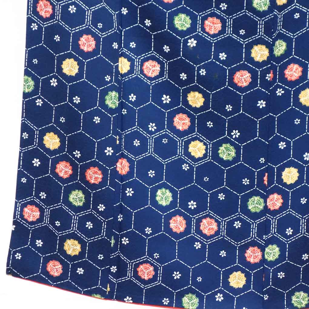 リサイクル 小紋 紺地 亀甲柄 袷 正絹 着物 レディース 秋冬春用 シルク ネイビー 裄sサイズ身丈155cm 裄62cm 前幅22 5cm 後幅28cm 袖丈49cm ランクa リサイクル着物 正絹小紋 リサイクル着物通販 大阪で創業百年 呉服のきくや