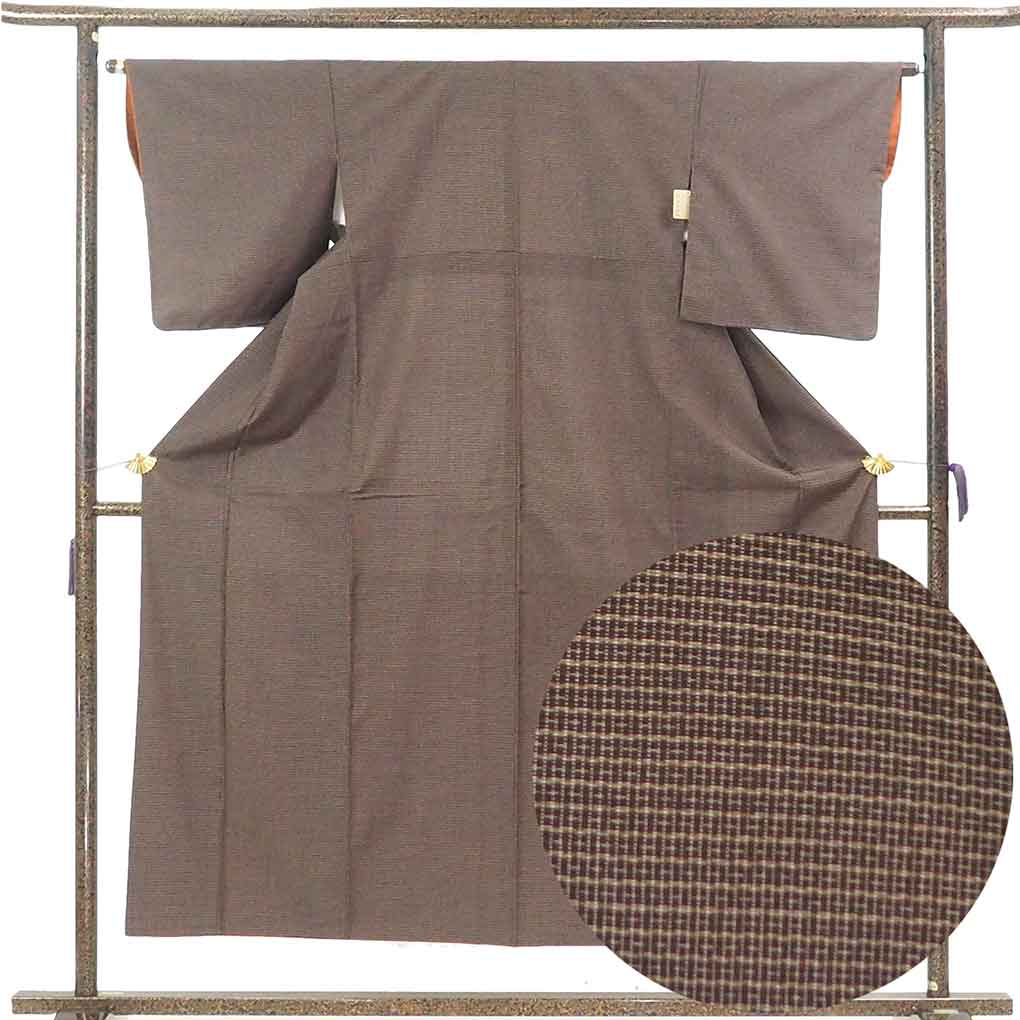 紬 リサイクル着物 身丈152cm 裄64cm 前幅21.5cm 後幅28cm 袖丈49cm 袖幅33cm レディース 袷 絣模様 裄Mサイズ 秋冬春用 正絹（シルク）ブラウン 美品 リメイク リユース【ランクA】