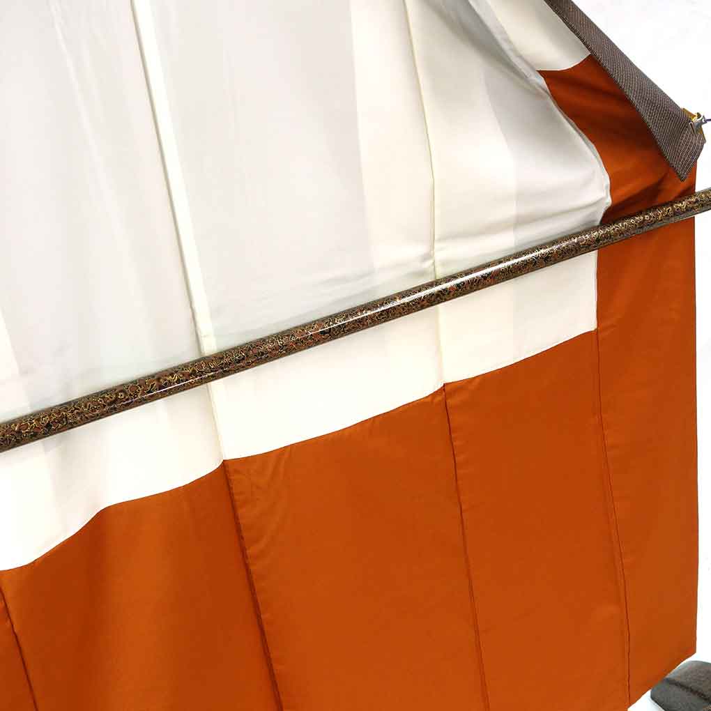 紬 リサイクル着物 身丈152cm 裄64cm 前幅21.5cm 後幅28cm 袖丈49cm 袖幅33cm レディース 袷 絣模様 裄Mサイズ 秋冬春用 正絹（シルク）ブラウン 美品 リメイク リユース【ランクA】