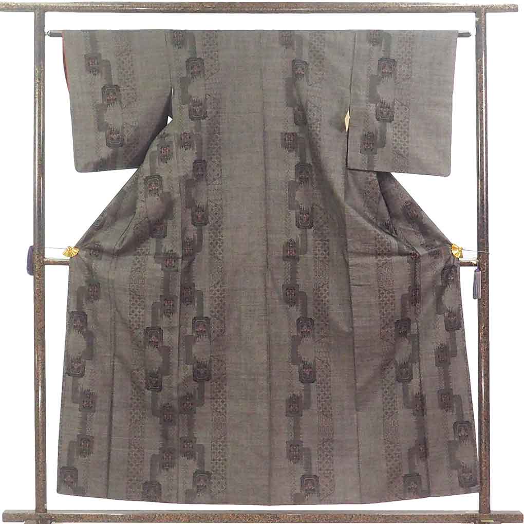 紬 リサイクル着物 身丈157cm 裄63cm 前幅23cm 後幅30cm 袖丈49cm 袖幅32cm レディース 袷 抽象柄 裄Mサイズ 秋冬春用 正絹(シルク)ブラウン 美品 大島紬 リメイク リユース【ランクA】