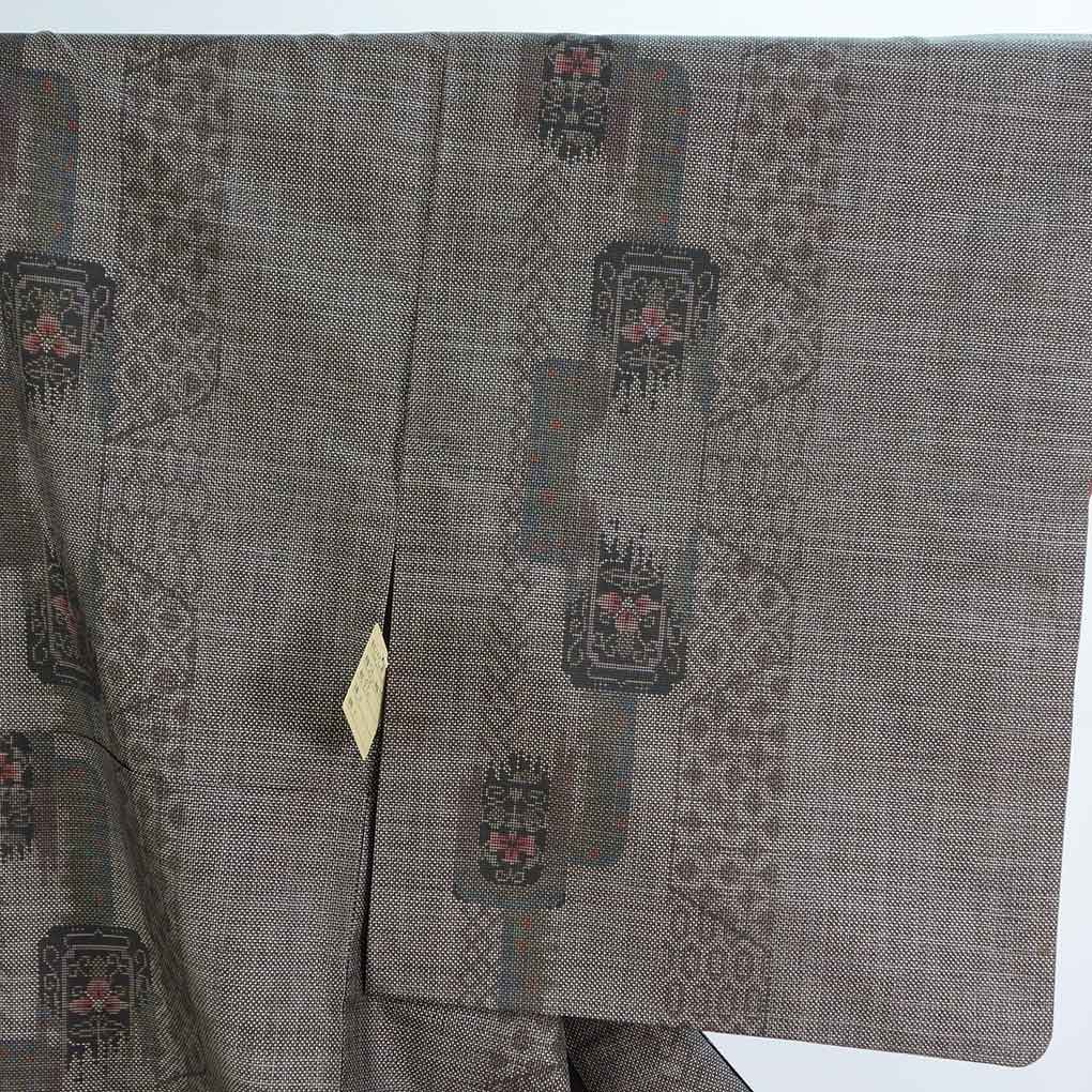 紬 リサイクル着物 身丈157cm 裄63cm 前幅23cm 後幅30cm 袖丈49cm 袖幅32cm レディース 袷 抽象柄 裄Mサイズ 秋冬春用 正絹(シルク)ブラウン 美品 大島紬 リメイク リユース【ランクA】