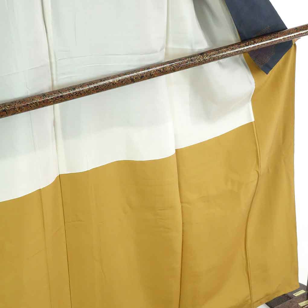 【セール対象品】リサイクル着物 紬正絹紺地袷紬着物 レディース 秋冬春用 シルク ネイビー 裄Mサイズ身丈159cm 裄64cm 前幅23.5cm 後幅29.5cm 袖丈49cm【ランクA】