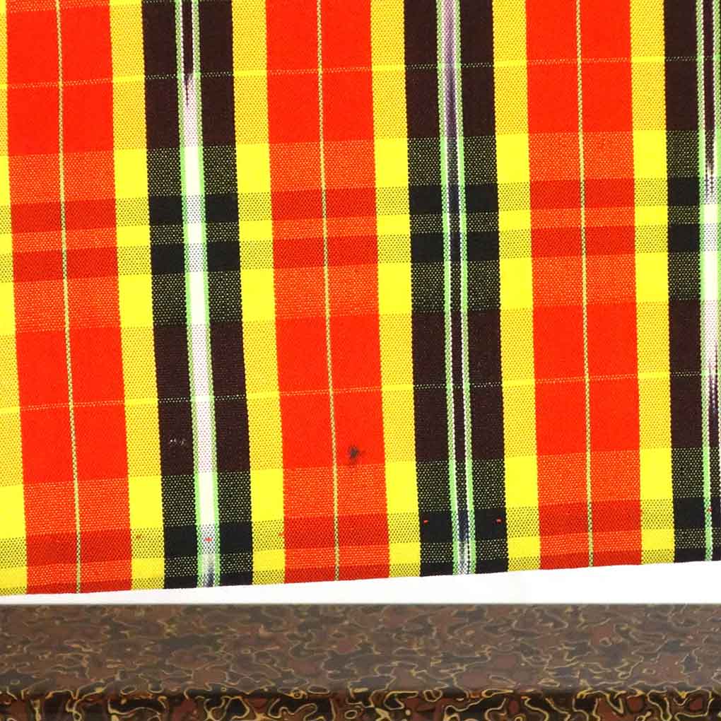 リサイクル ウールアンサンブル 着物 羽織丈71cm 身丈155cm 裄65cm 前幅22cm 後幅30cm 袖丈50cm 袖幅33cm レディース 単衣 格子 裄Mサイズ 初夏・初秋用 ウール 赤地 やや難 リサイクル リメイク リユース【ランクB】